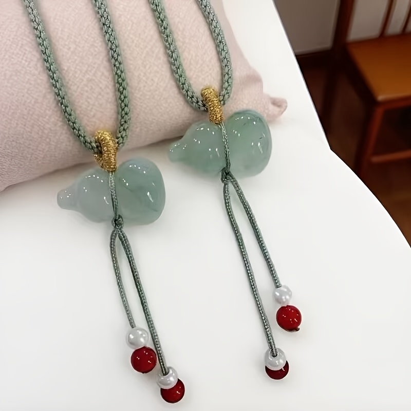 Gourd Pendant with Antique Style Weaving, Floating Flower